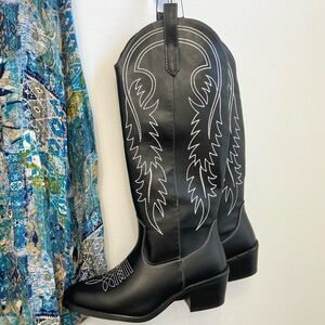 - 🆕Vegan leather beautifully stitched cowboy boots 7